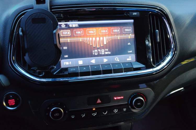 Used Kia KX3 2015 1.6L Automatic Two-Wheel Drive DLX Audio And AC Panel