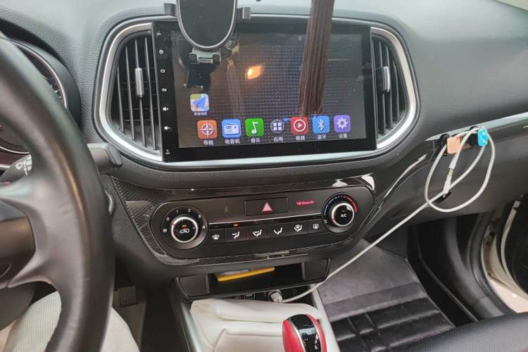 Used Kia KX3 2015 1.6T Automatic Two-Wheel Drive DLX Audio And AC Panel