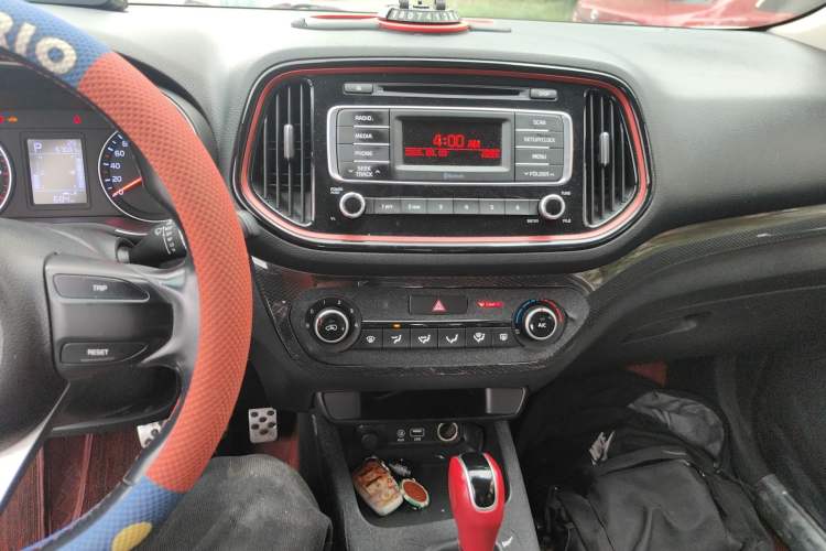 Used Kia KX3 2015 1.6T Automatic Two-Wheel Drive DLX Audio And AC Panel