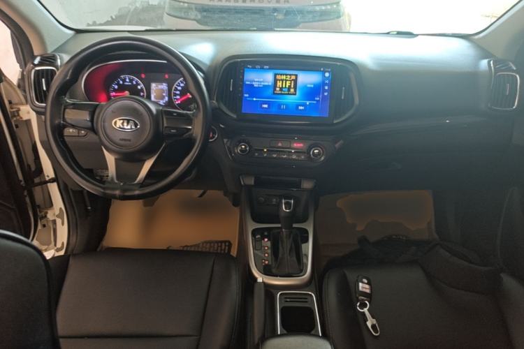 Used Kia KX3 2015 1.6L Automatic Two-Wheel Drive DLX Center Console