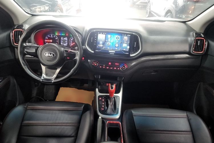 Used Kia KX3 2015 1.6T Automatic Two-Wheel Drive DLX Center Console