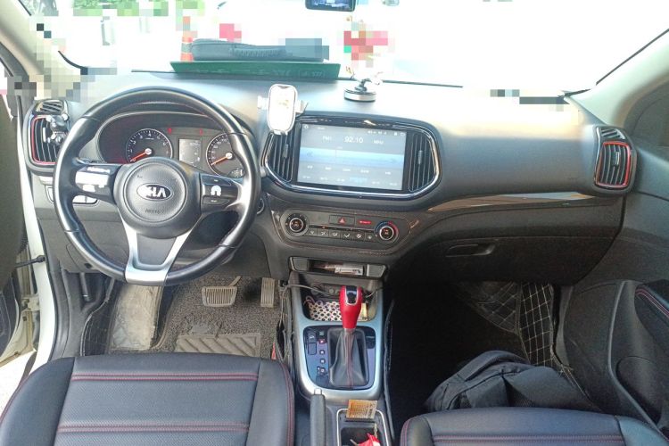 Used Kia KX3 2015 1.6T Automatic Two-Wheel Drive DLX Center Console
