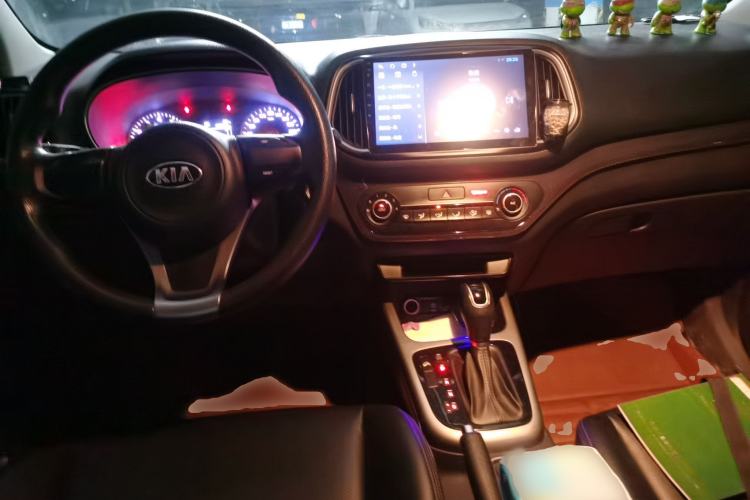 Used Kia KX3 2015 1.6L Automatic Two-Wheel Drive DLX Center Console