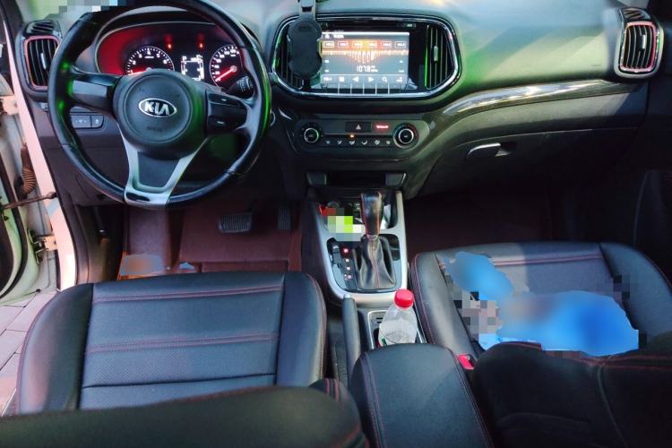 Used Kia KX3 2015 1.6L Automatic Two-Wheel Drive DLX Center Console