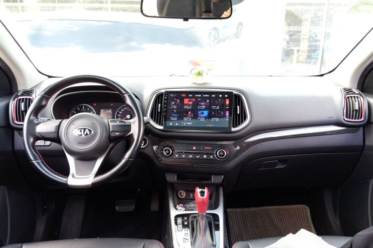 Used Kia KX3 2015 1.6T Automatic Two-Wheel Drive DLX Center Console