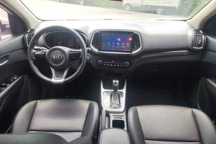 Used Kia KX3 2015 1.6L Automatic Two-Wheel Drive DLX Center Console
