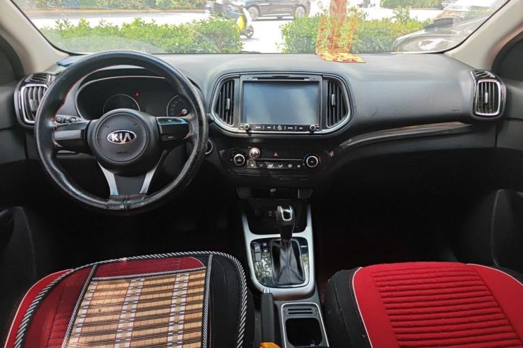 Used Kia KX3 2015 1.6L Automatic Two-Wheel Drive DLX Center Console