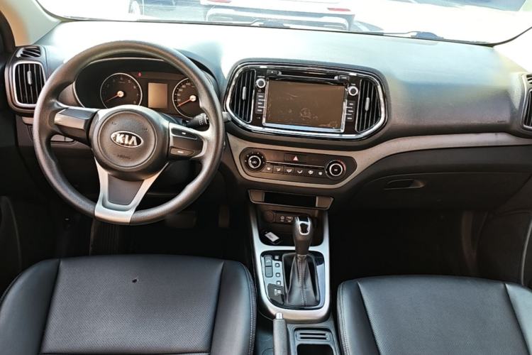 Used Kia KX3 2015 1.6L Automatic Special Center Console