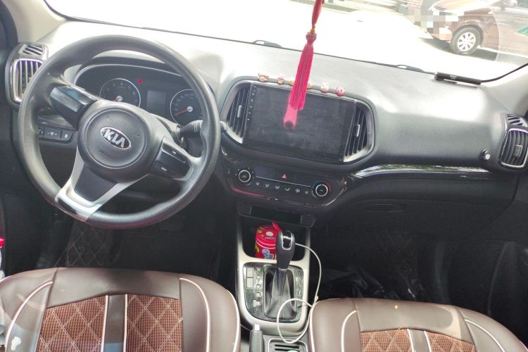 Used Kia KX3 2015 1.6L Automatic Two-Wheel Drive DLX Center Console