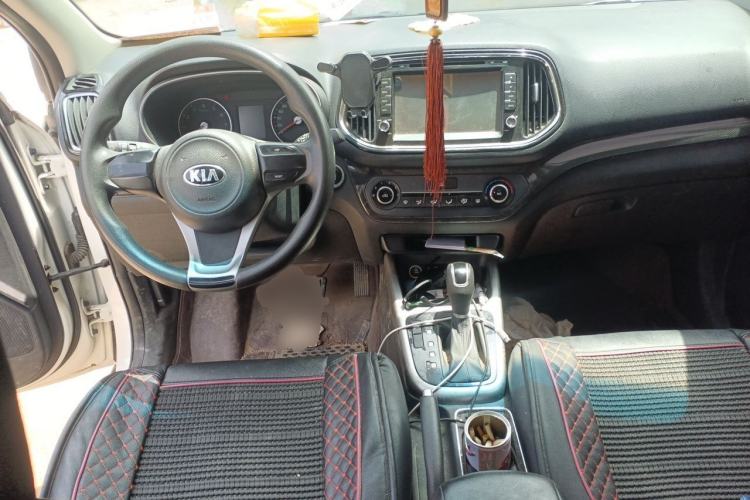 Used Kia KX3 2015 1.6L Automatic Two-Wheel Drive DLX Center Console