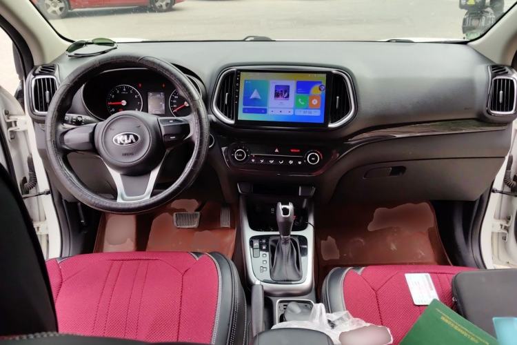 Used Kia KX3 2015 1.6L Automatic Two-Wheel Drive DLX Center Console