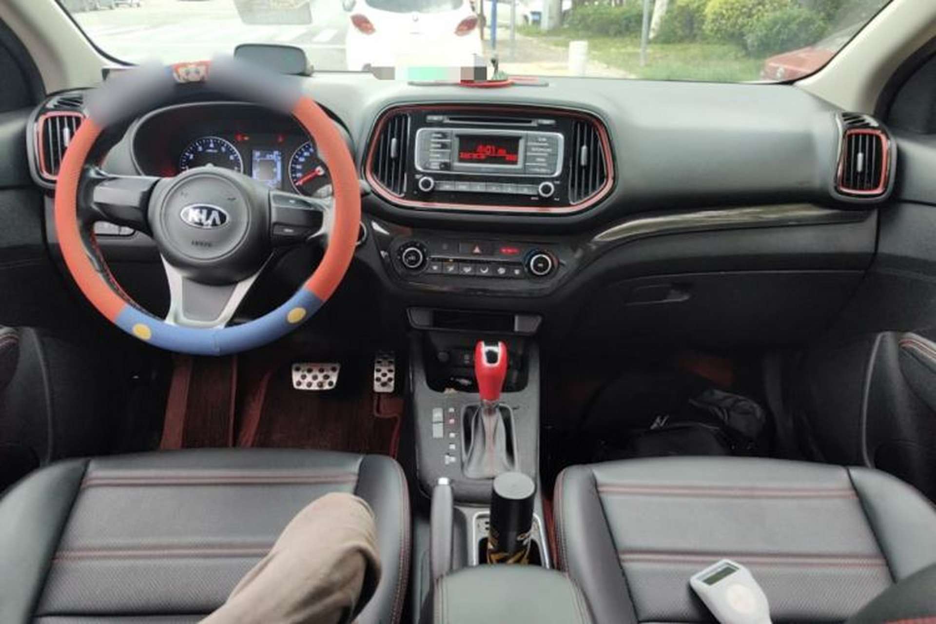 Used Kia KX3 2015 1.6T Automatic Two-Wheel Drive DLX Center Console