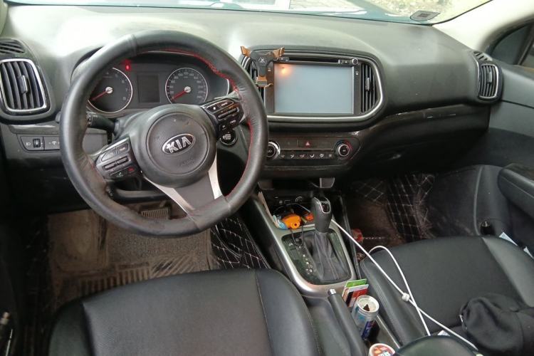 Used Kia KX3 2015 1.6L Automatic Two-Wheel Drive DLX Center Console