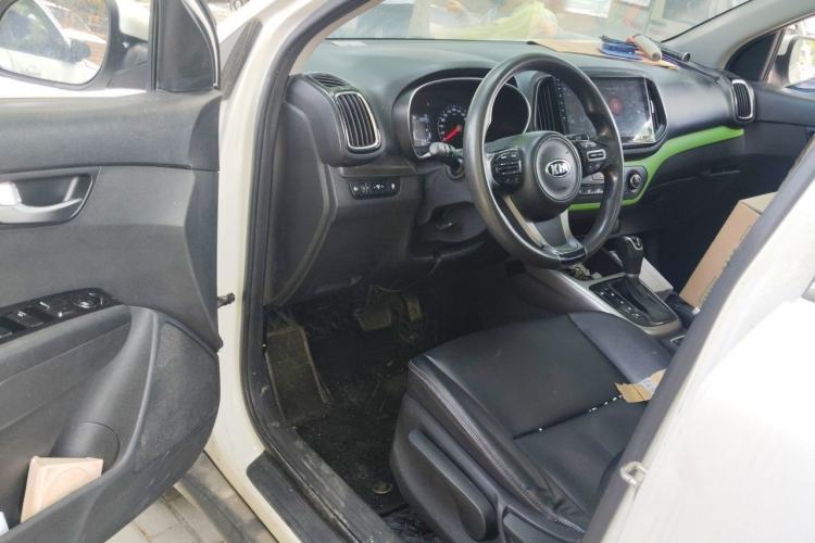 Used Kia KX3 2015 1.6L Automatic Two-Wheel Drive DLX Driver Seat