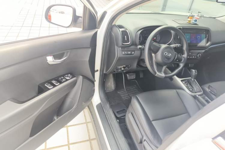 Used Kia KX3 2015 1.6L Automatic Two-Wheel Drive DLX Driver Seat