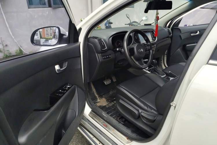 Used Kia KX3 2015 1.6L Automatic Two-Wheel Drive DLX Driver Seat