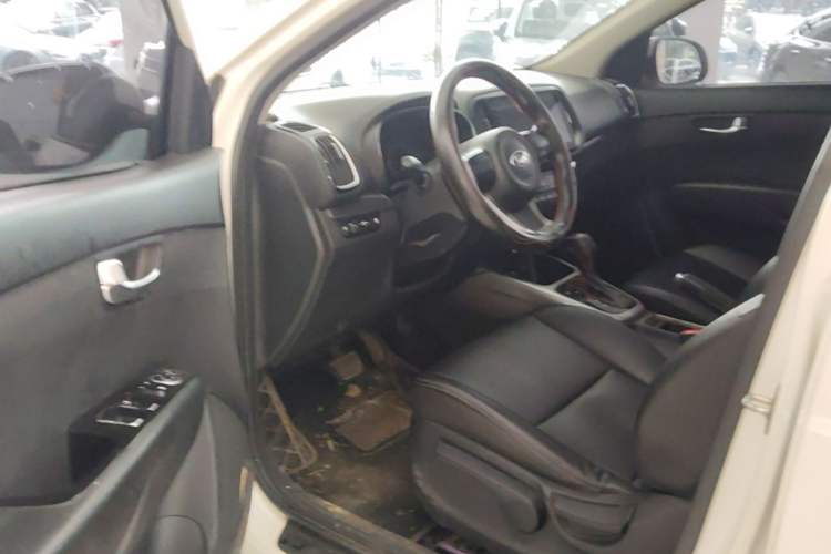 Used Kia KX3 2015 1.6L Automatic Two-Wheel Drive DLX Driver Seat