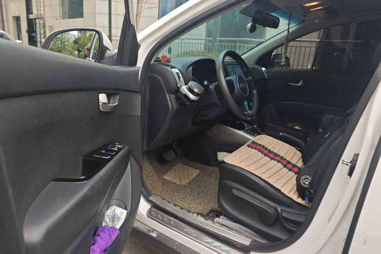 Used Kia KX3 2015 1.6L Automatic Two-Wheel Drive DLX Driver Seat