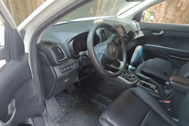 Used Kia KX3 2015 1.6L Automatic Two-Wheel Drive DLX Driver Seat