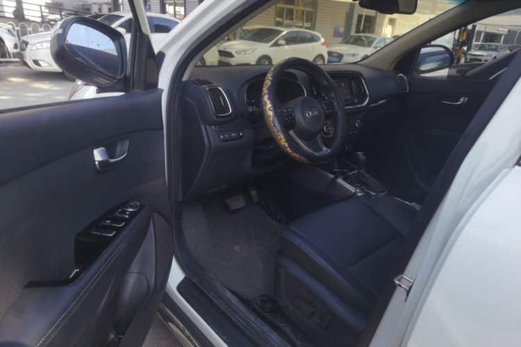 Used Kia KX3 2015 1.6L Automatic Two-Wheel Drive PRM Driver Seat