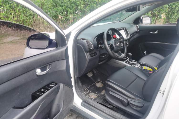 Used Kia KX3 2015 1.6L Automatic Two-Wheel Drive DLX Driver Seat