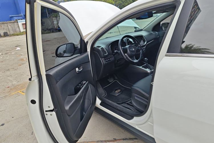 Used Kia KX3 2015 1.6L Automatic Two-Wheel Drive DLX Driver Seat