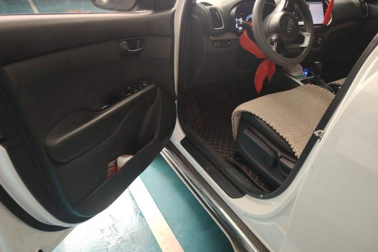 Used Kia KX3 2015 1.6L Automatic Two-Wheel Drive DLX Driver Seat