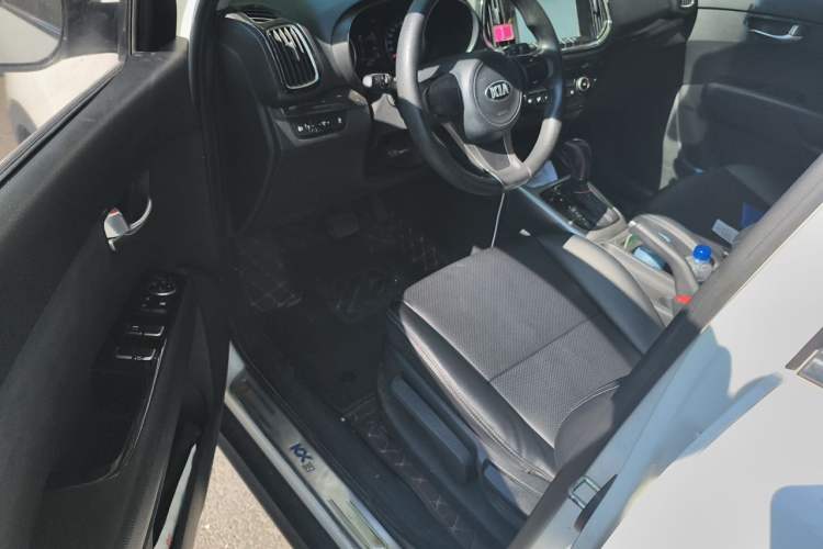 Used Kia KX3 2015 1.6L Automatic Two-Wheel Drive DLX Driver Seat