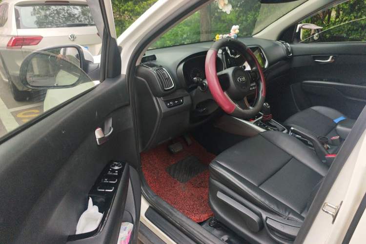Used Kia KX3 2015 1.6L Automatic Two-Wheel Drive DLX Driver Seat