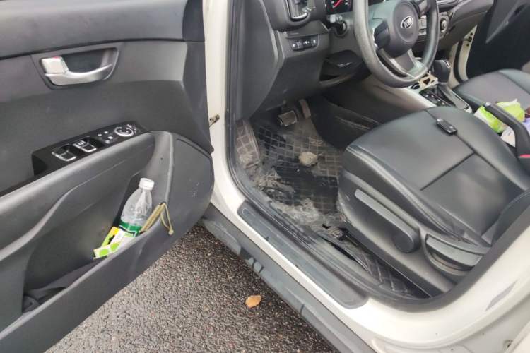 Used Kia KX3 2015 1.6L Automatic Two-Wheel Drive DLX Driver Seat
