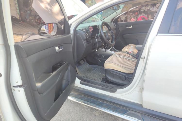 Used Kia KX3 2015 1.6L Automatic Two-Wheel Drive DLX Driver Seat