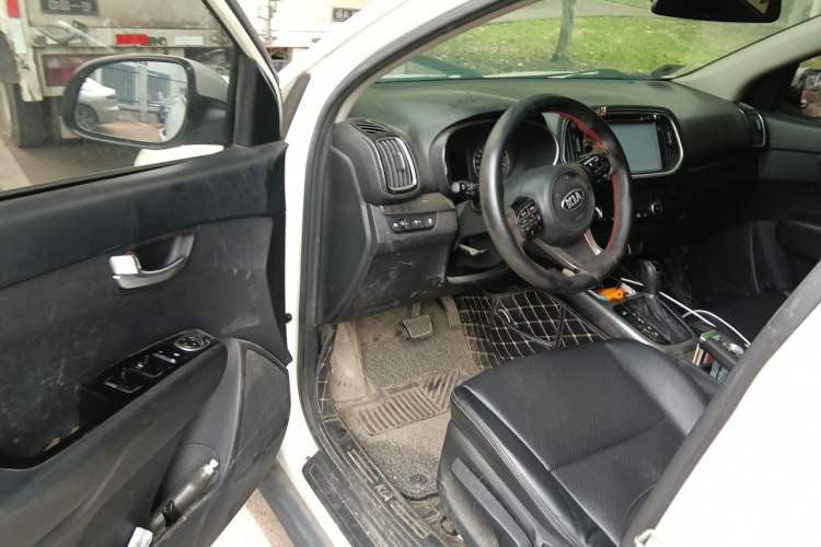 Used Kia KX3 2015 1.6L Automatic Two-Wheel Drive DLX Driver Seat