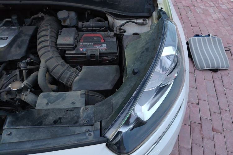 Used Kia KX3 2015 1.6L Automatic Two-Wheel Drive DLX Engine Bay Left