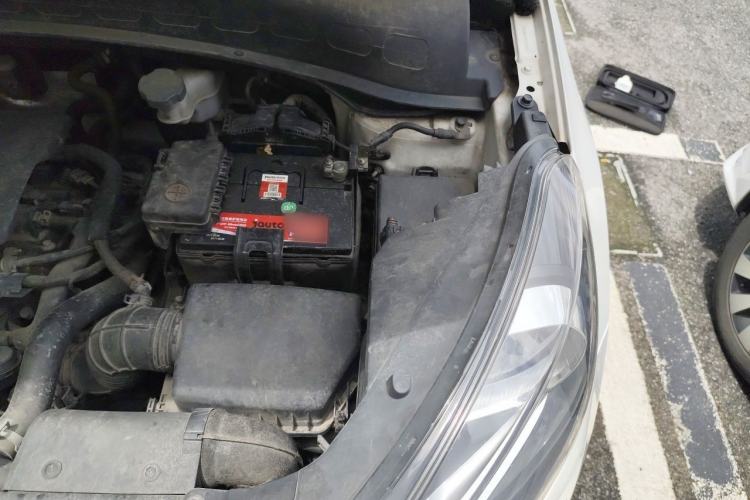 Used Kia KX3 2015 1.6L Automatic Two-Wheel Drive DLX Engine Bay Left