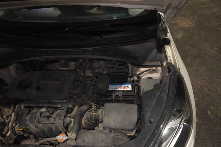 Used Kia KX3 2015 1.6L Manual Two-Wheel-Drive GLS Engine Bay Left