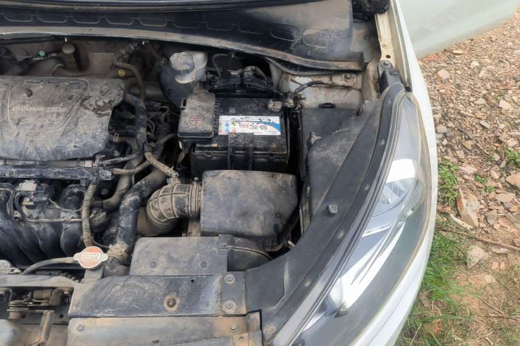 Used Kia KX3 2015 1.6L Automatic Two-Wheel Drive DLX Engine Bay Left