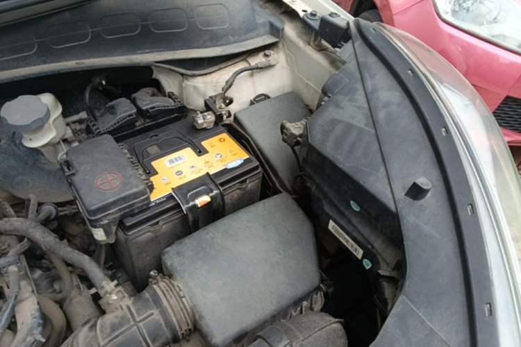 Used Kia KX3 2015 2.0L Automatic Two-Wheel Drive DLX Engine Bay Left