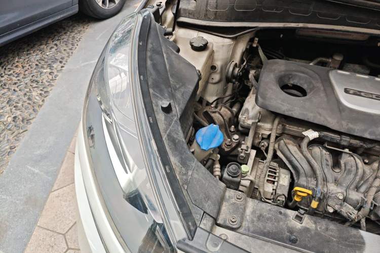 Used Kia KX3 2015 1.6T Automatic Two-Wheel Drive DLX Engine Bay Right