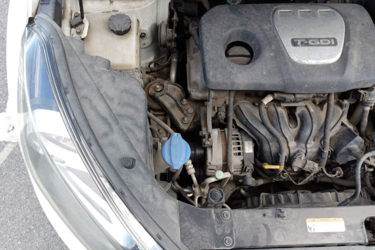 Used Kia KX3 2015 1.6T Automatic Two-Wheel Drive DLX Engine Bay Right