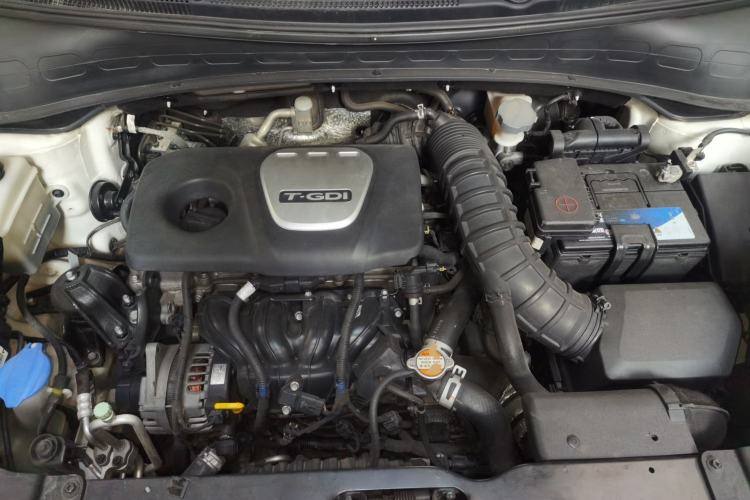 Used Kia KX3 2015 1.6T Automatic Two-Wheel Drive DLX Engine Bay