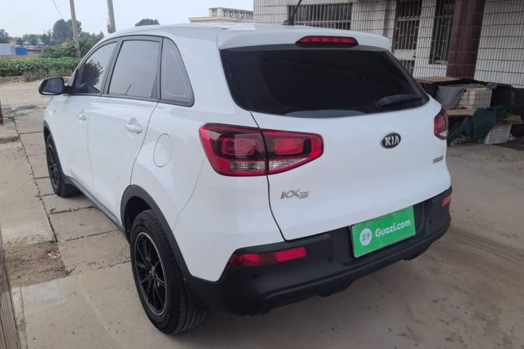 Used Kia KX3 2015 1.6L Manual Two-Wheel-Drive GLS Exterior 2