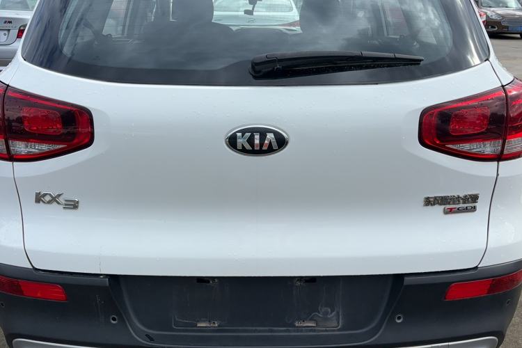 Used Kia KX3 2015 1.6T Automatic Two-Wheel Drive DLX Exterior 3