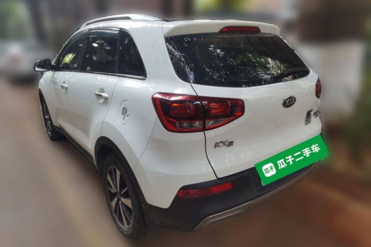 Used Kia KX3 2015 1.6T Automatic Two-Wheel Drive DLX Exterior 3