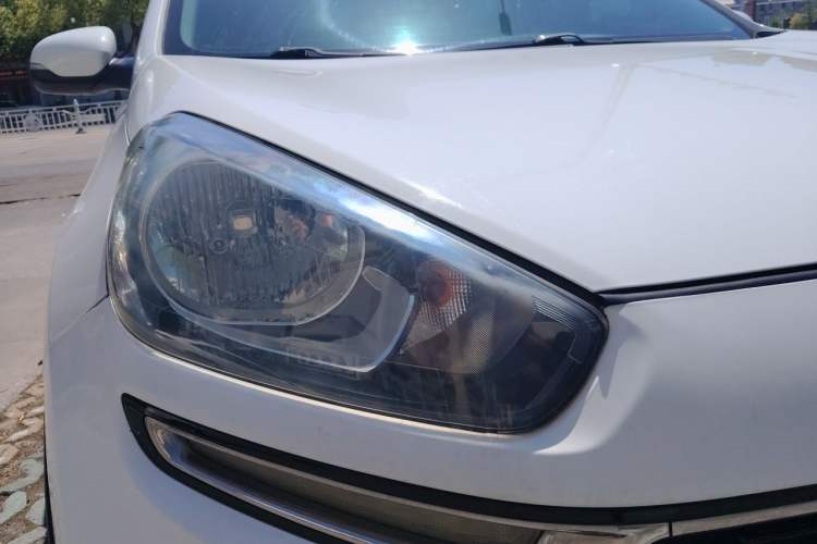 Used Kia KX3 2015 1.6L Automatic Two-Wheel Drive DLX Exterior 6