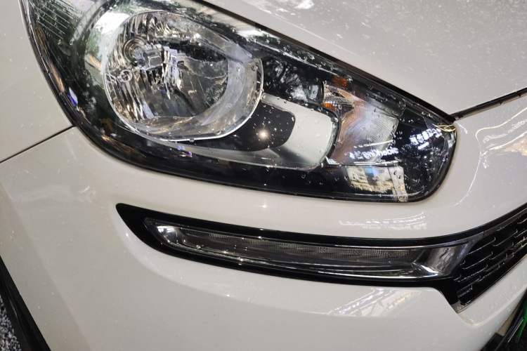 Used Kia KX3 2015 1.6L Automatic Two-Wheel Drive DLX Exterior 6