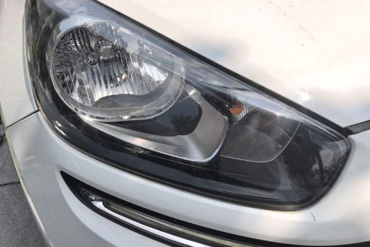 Used Kia KX3 2015 1.6L Automatic Two-Wheel Drive DLX Exterior 6