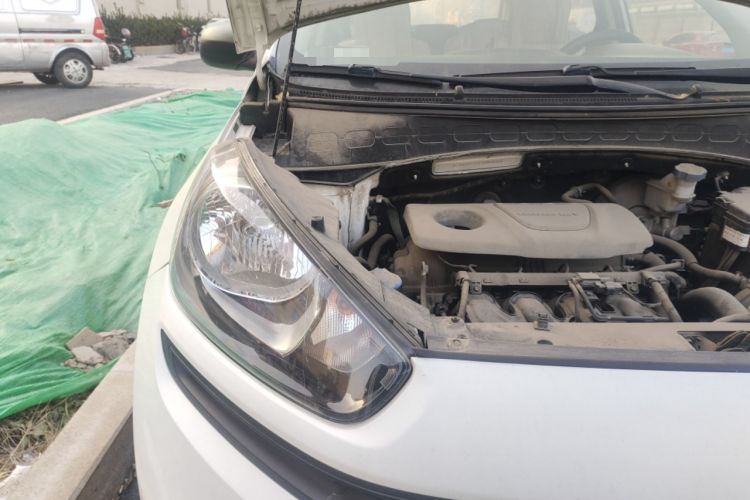 Used Kia KX3 2015 1.6L Manual Two-Wheel Drive GL Exterior 6