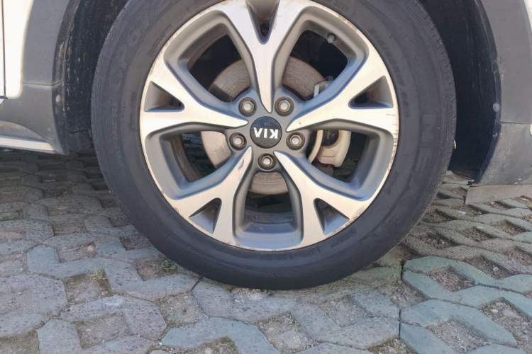 Used Kia KX3 2015 1.6L Automatic Two-Wheel Drive DLX Exterior 7