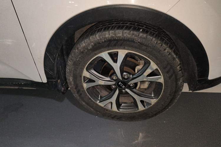Used Kia KX3 2015 1.6L Automatic Two-Wheel Drive DLX Exterior 7