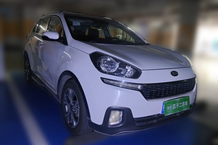 Used Kia KX3 2015 1.6L Automatic Two-Wheel Drive DLX Front Right 45 Deg